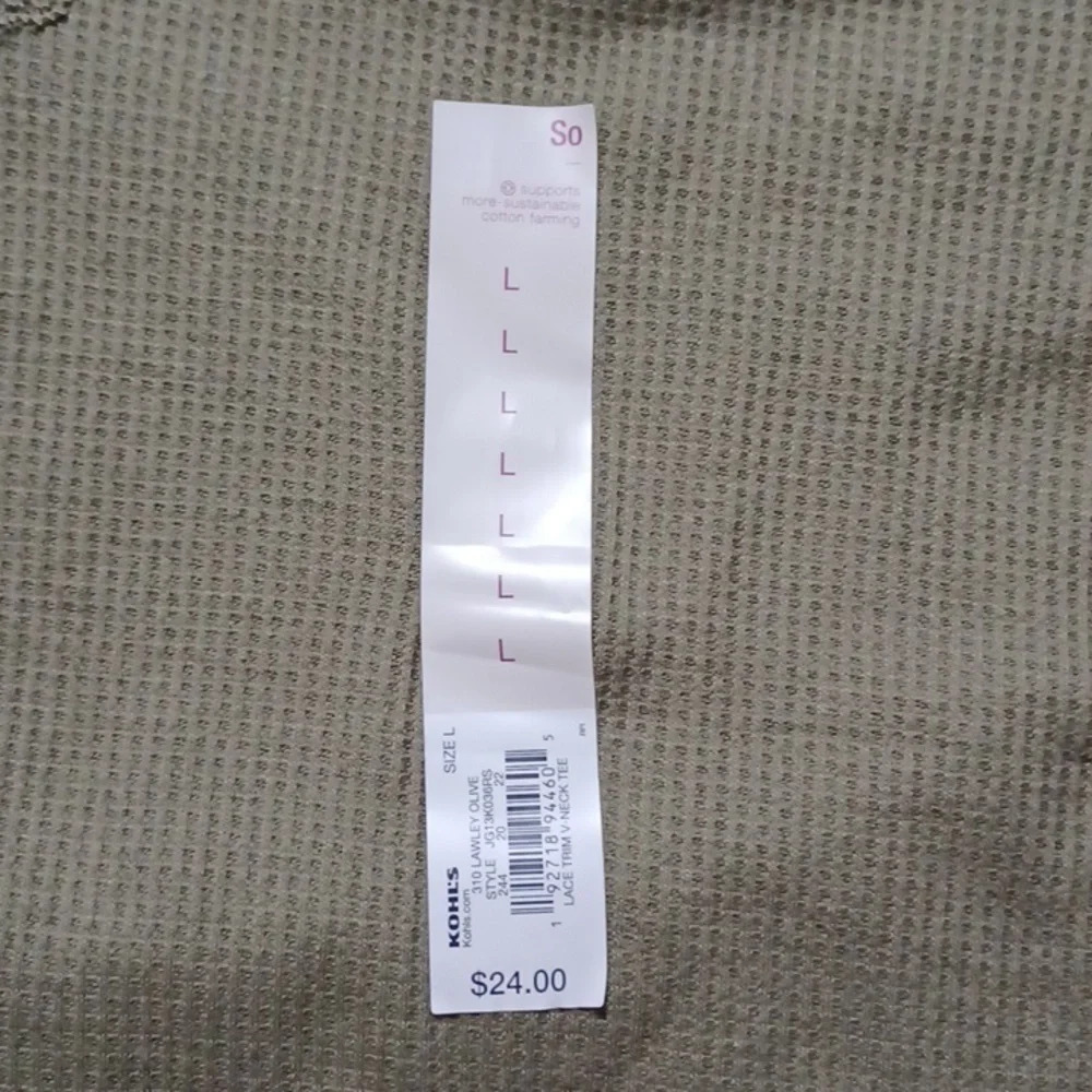 SO juniors ribbed cropped v-neck lace trim shirt NWT - Picture 3 of 4
